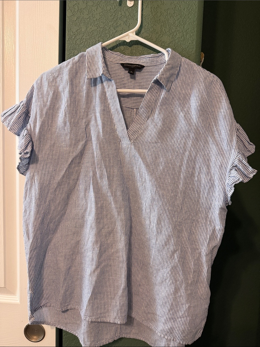 Banana Republic Light Blue and White Pinstripe Short-Sleeve Shirt